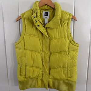 GAP Puffer Vest Women’s Medium Chartreuse Green Quilted Ribbed Hem